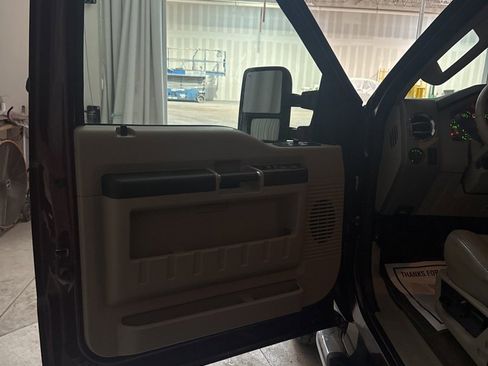 Used 2010 Ford F350 Lariat image 17