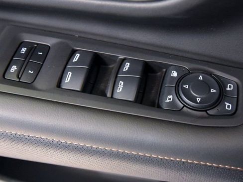 Used 2024 GMC Yukon XL AT4 w/ AT4 Premium Plus Package image 15