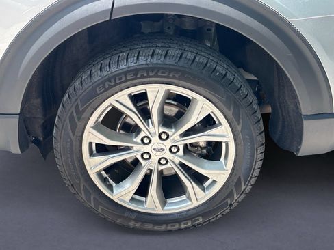 Used 2023 Ford Explorer XLT w/ Equipment Group 202A AWD/4WD image 6