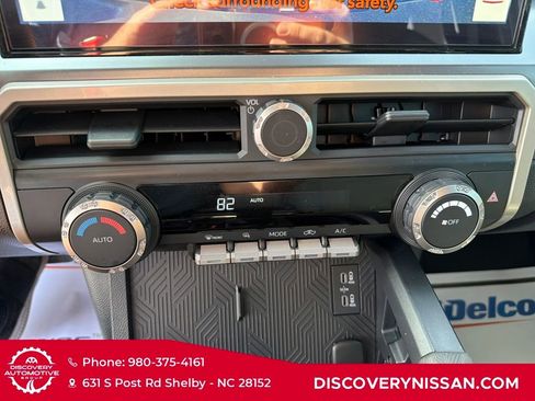 Used 2024 Toyota Tacoma TRD Off-Road image 19