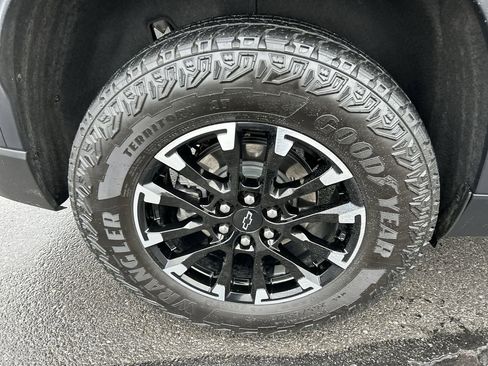 Used 2024 Chevrolet Traverse Z71 image 9