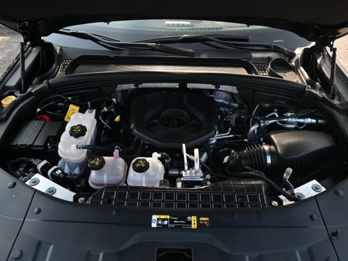 Used 2023 Jeep Grand Cherokee Summit AWD/4WD image 38