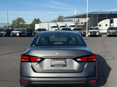 Used 2025 Nissan Altima 2.5 SV image 4