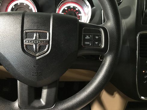 Used 2016 Dodge Grand Caravan SE w/ Quick Order Package 29E SE FWD image 24