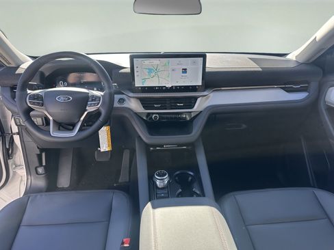 New 2025 Ford Explorer Active w/ Active Comfort Package image 11