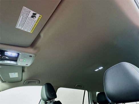 New 2026 Volkswagen Atlas SE image 11