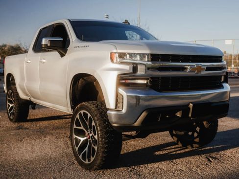 Used 2020 Chevrolet Silverado 1500 LT w/ Trailering Package image 1