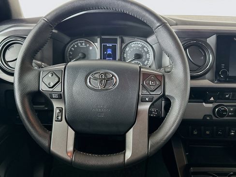 Used 2016 Toyota Tacoma TRD Off-Road image 18