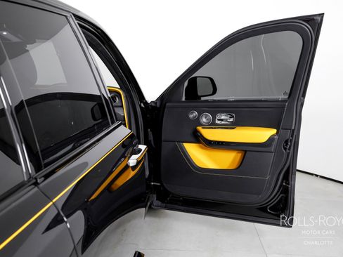 Certified 2023 Rolls-Royce Cullinan Black Badge w/ Driver's Package image 32