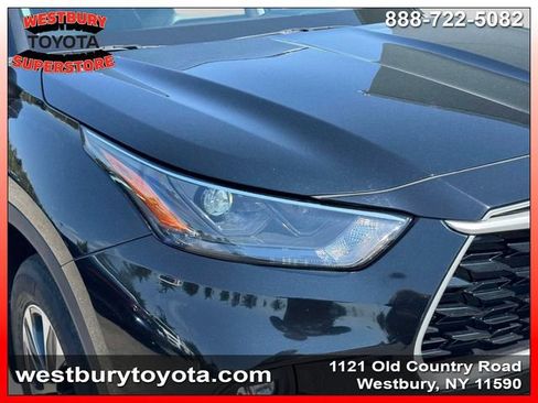 Used 2022 Toyota Highlander XLE AWD/4WD image 12