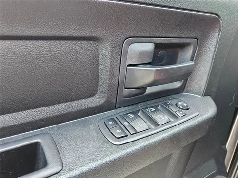 Used 2018 RAM 1500 Express AWD/4WD image 11