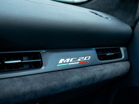 Used 2023 Maserati MC20 Spyder image 14