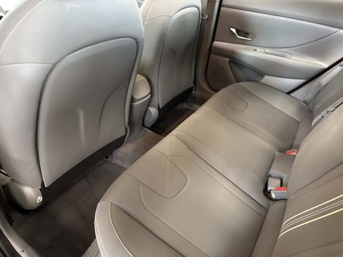 Used 2022 Hyundai Elantra SEL w/ Preferred Accessory Package image 14