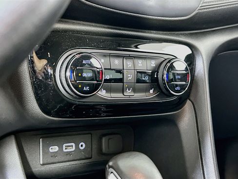 Used 2021 Buick Encore GX Select FWD image 15