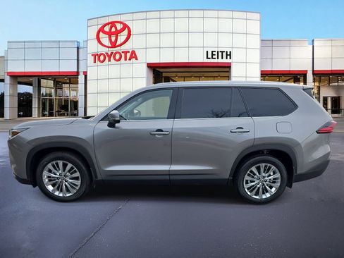 Certified 2025 Toyota Grand Highlander AWD image 8