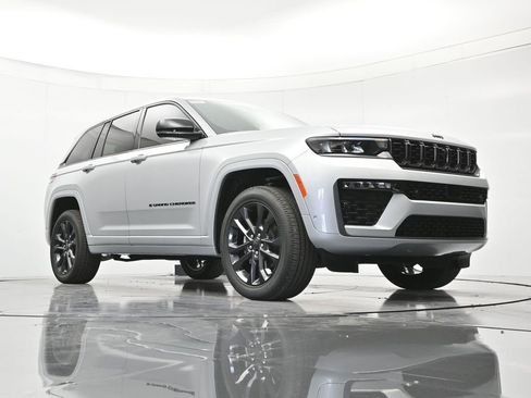 New 2026 Jeep Grand Cherokee Limited AWD/4WD image 38