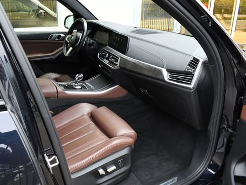 Used 2022 BMW X5 xDrive40i w/ M Sport Package image 26