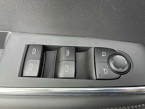 Used 2024 GMC Acadia Elevation w/ Luxury Package AWD/4WD image 15