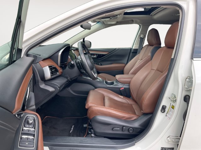 Used 2020 Subaru Outback Touring AWD/4WD image 9