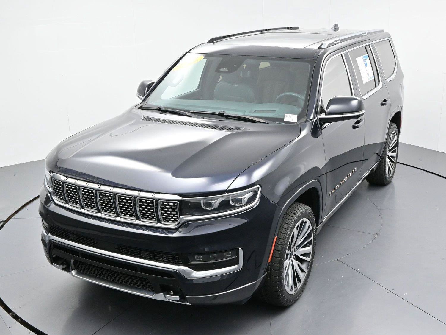 Used 2022 Jeep Grand Wagoneer Series III w/ HD Trailer Tow Package AWD/4WD image 49