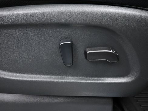 Used 2023 Nissan Titan PRO-4X w/ Pro-4x Convenience Package image 53