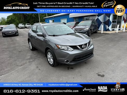 Used 2017 Nissan Rogue Sport SV w/ SV All-Weather Package AWD/4WD image 2