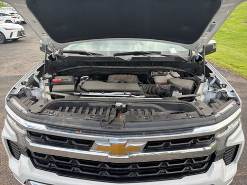 Used 2023 Chevrolet Silverado 1500 LT AWD/4WD image 13