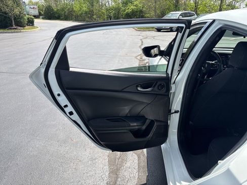 Used 2019 Honda Civic EX image 30
