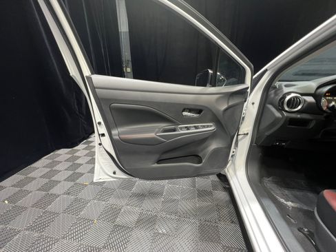 New 2025 Nissan Versa SR w/ Trunk Package image 13