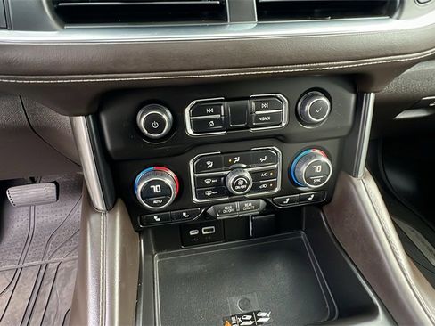 Certified 2023 Chevrolet Suburban LT w/ Luxury Package image 33