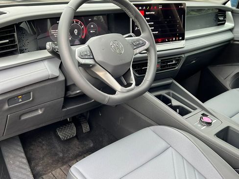 New 2026 Volkswagen Tiguan SE AWD/4WD image 19