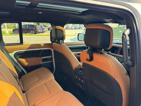 Used 2023 Land Rover Defender 110 S AWD/4WD image 12