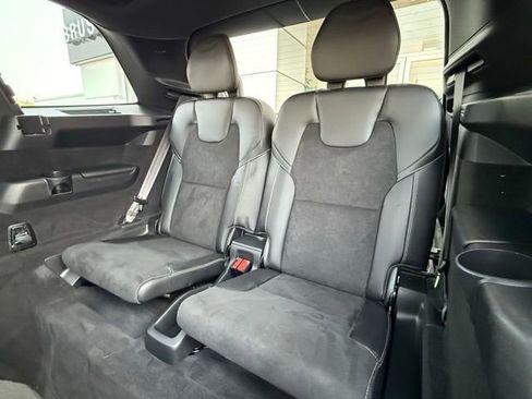Used 2022 Volvo XC90 T8 R-Design w/ Advanced Package image 23