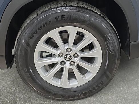 Certified 2025 Toyota Grand Highlander XLE image 28