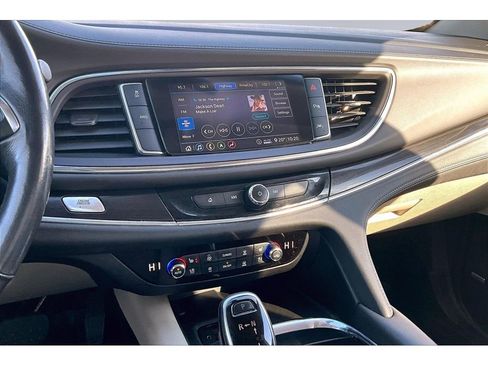 Used 2020 Buick Enclave Premium w/ Sun and Sites Package image 9