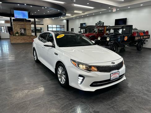 Used 2018 Kia Optima S w/ Panoramic Sunroof Package FWD image 3
