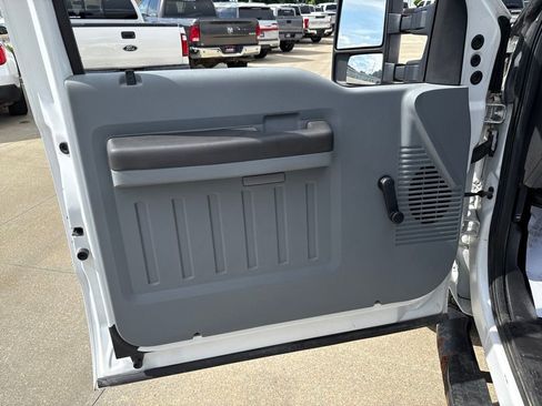Used 2016 Ford F250 XL w/ XL Appearance Package AWD/4WD image 19