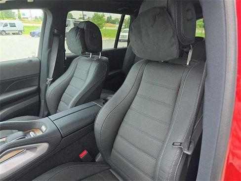 Used 2025 Mercedes-Benz GLS 450 4MATIC image 24