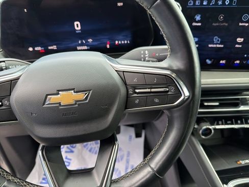 Used 2025 Chevrolet Traverse LT AWD/4WD image 22