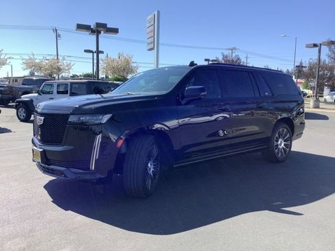 Used 2022 Cadillac Escalade ESV Sport w/ Touring Package image 5