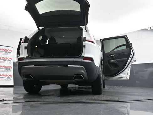 Used 2019 Jeep Cherokee Limited image 45