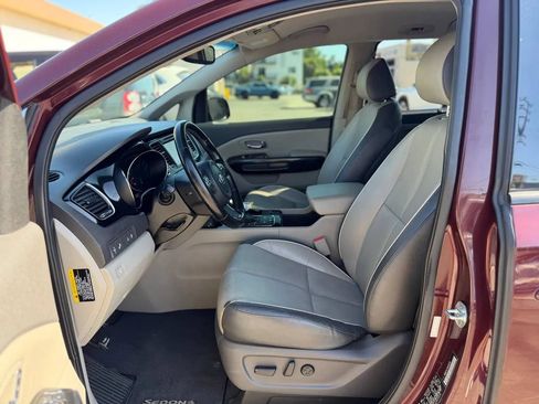 Used 2016 Kia Sedona SX FWD image 21