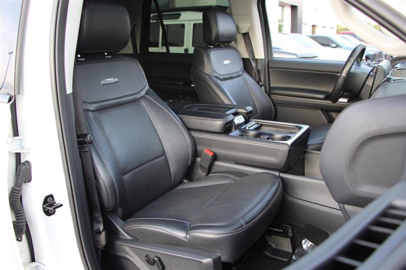 Used 2025 Ford Expedition Max Platinum w/ Driver's Package AWD/4WD image 12
