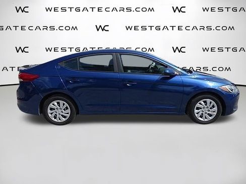 Used 2017 Hyundai Elantra SE image 12
