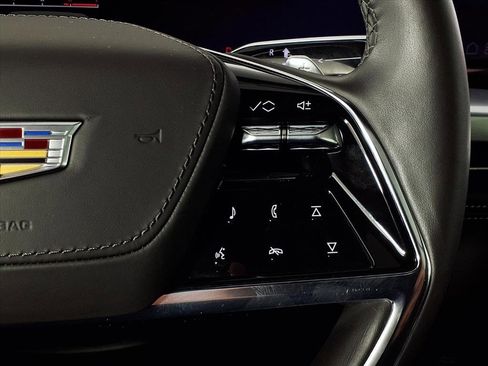 Used 2025 Cadillac Escalade Sport Platinum w/ LPO, ONYX Package image 21