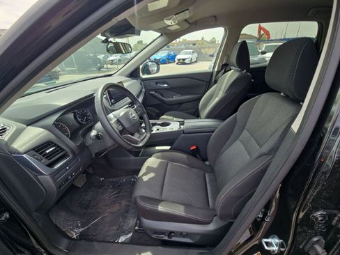 Used 2025 Nissan Rogue SV FWD image 43