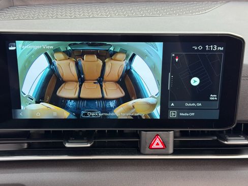 Used 2025 Kia Carnival EX image 28