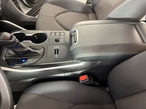 Used 2023 Toyota Highlander L FWD image 30