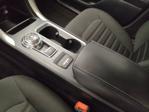 Used 2019 Ford Fusion SE image 26