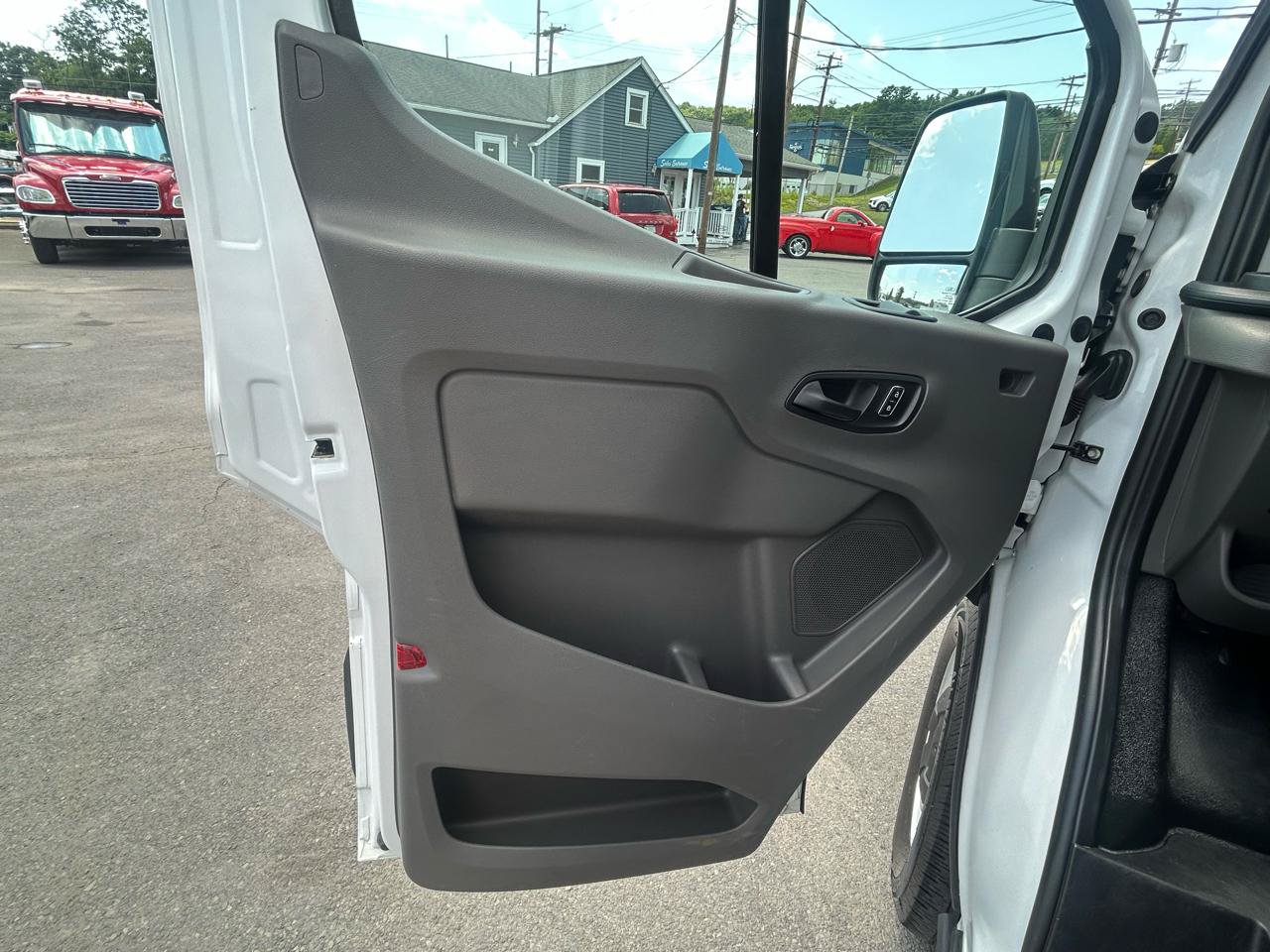 Used 2025 Ford Transit 250 148 High Roof Extended w/ Load Area Protection Package RWD image 16
